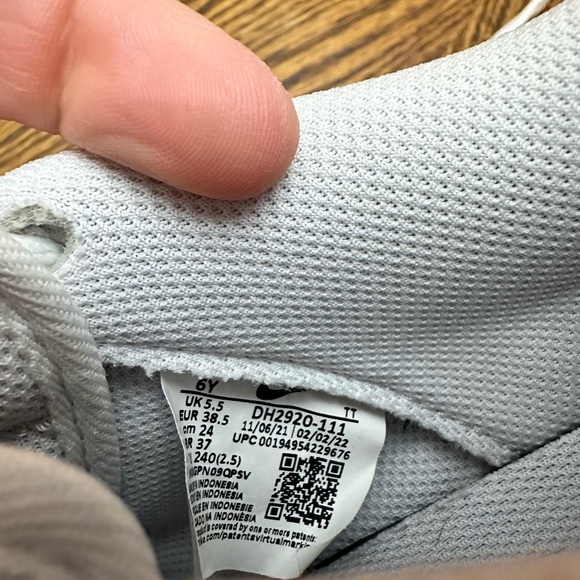 Nike Air Force 1 - Picture 7 of 9